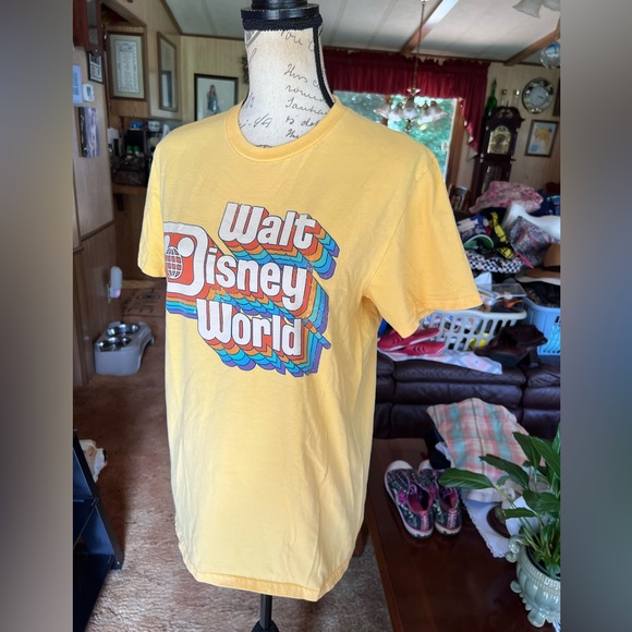 Women’s yellow Walt Disney World short sleeve tee shirt. - Picture 9 of 16